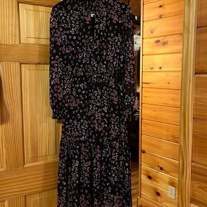 Charles Henry Smock Neck Black Floral
Print Long Sleeve Tiered Midi Dress XL